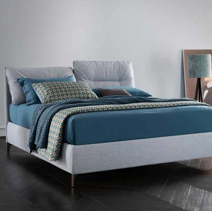 Letto in tessuto con testiera imbottita Soul Mikonos di Altrenotti