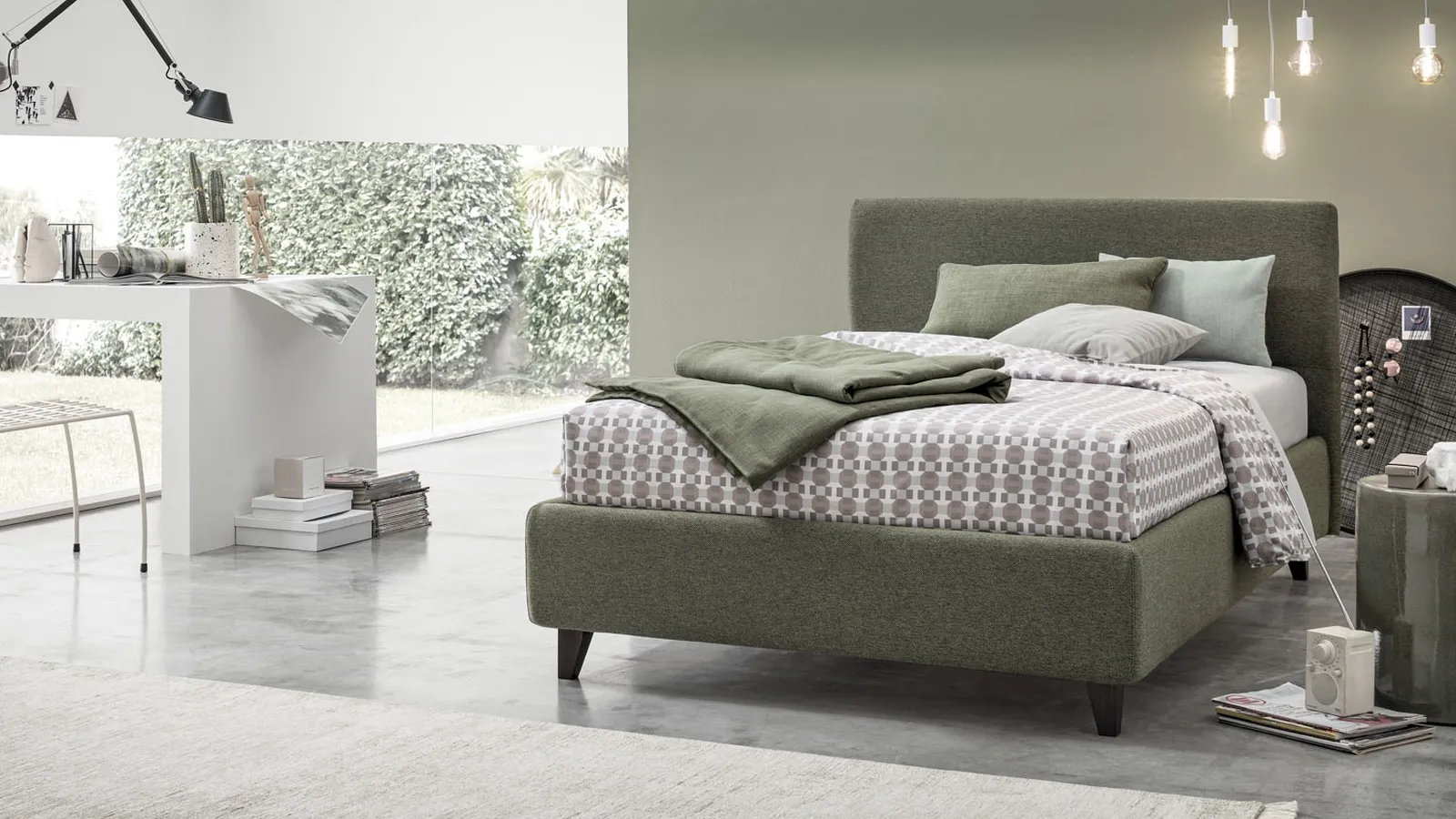 Letto in tessuto con testiera Benny Piazza e mezza di V&Nice