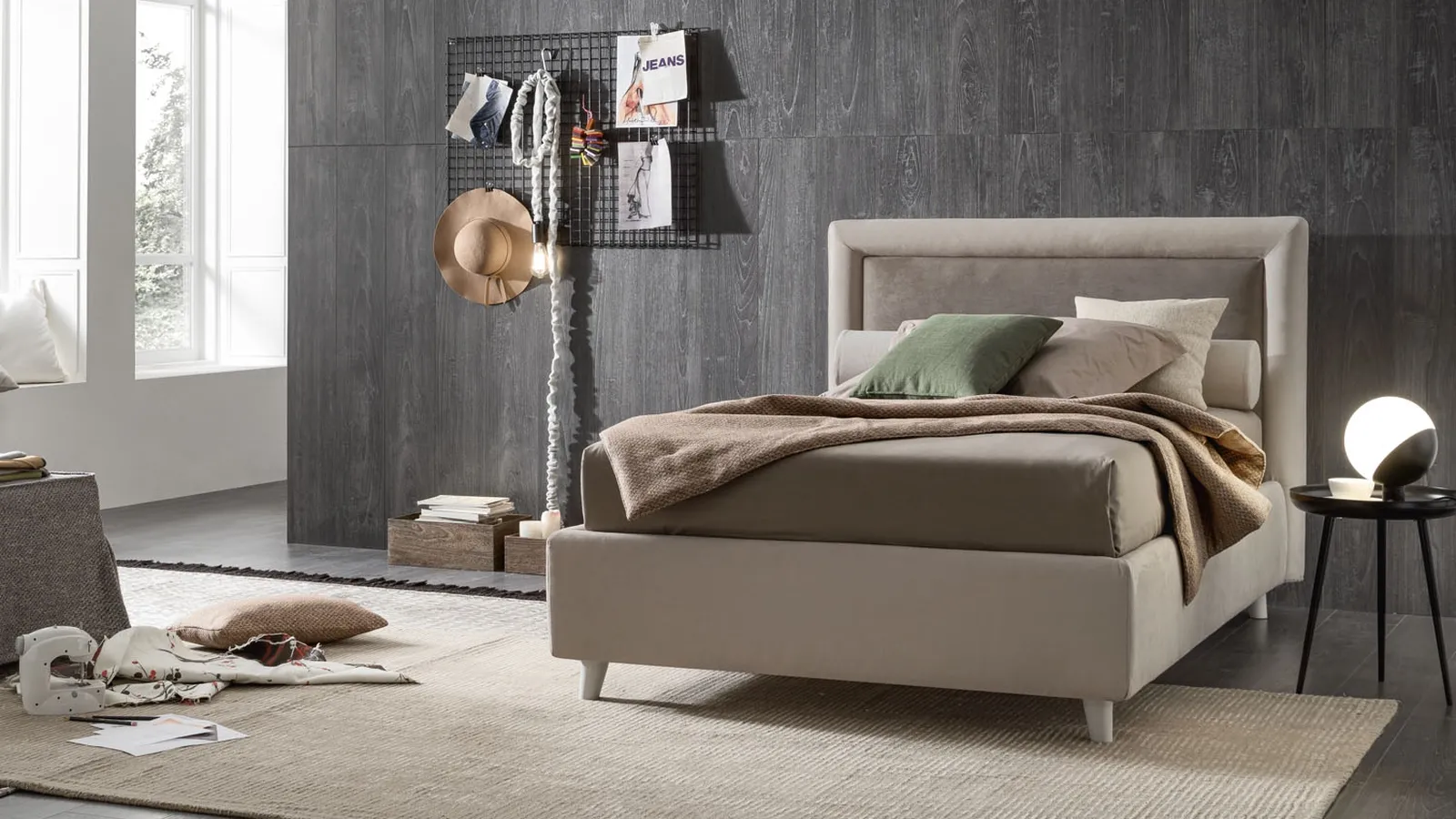 Letto in tessuto con testiera Chloe Piazza e mezza di V&Nice