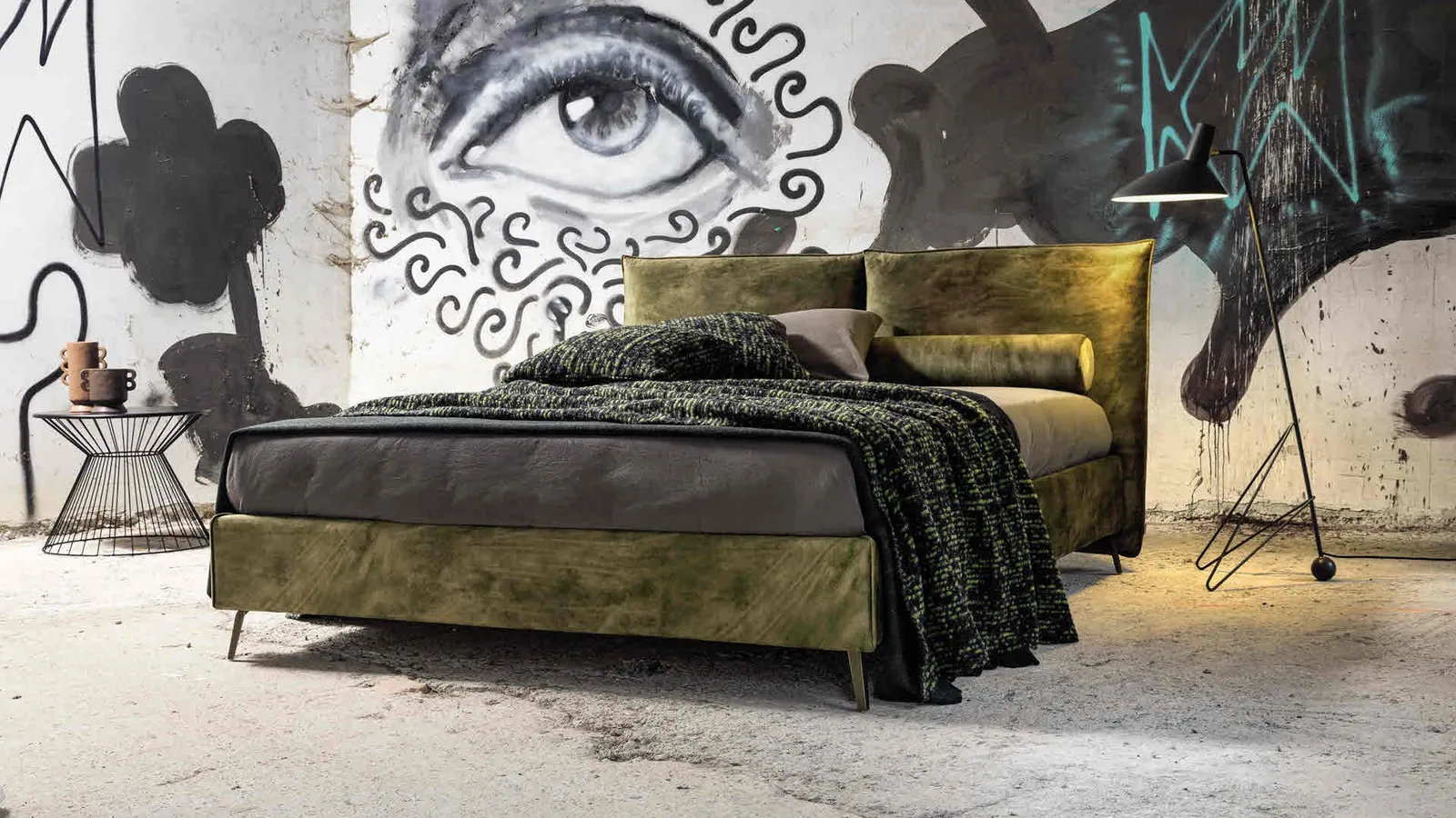 Letto con testiera Gaber di Veneran