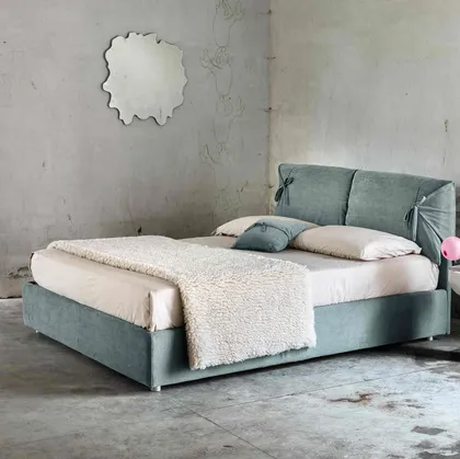 Letto imbottito Jackie di Veneran