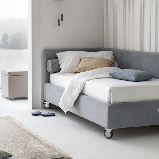 Letto singolo sommier in tessuto con ruote Joker di V&Nice