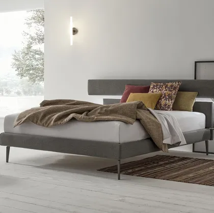 Letto in tessuto con testiera originale Denver di V&Nice