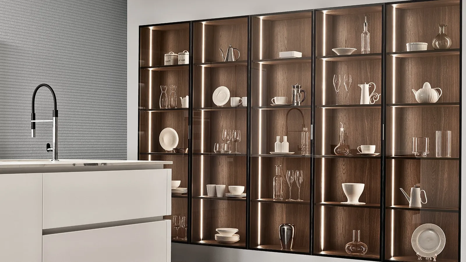 Libreria a muro Sunset in vetro di Veneta Cucine