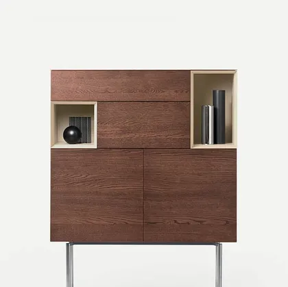 Madia Alta Brema in legno con vani a giorno in laccato opaco di Pianca