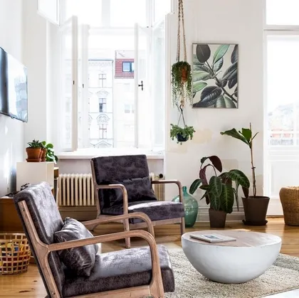 Poltrona in ecopelle e legno Ancilla di Bizzotto