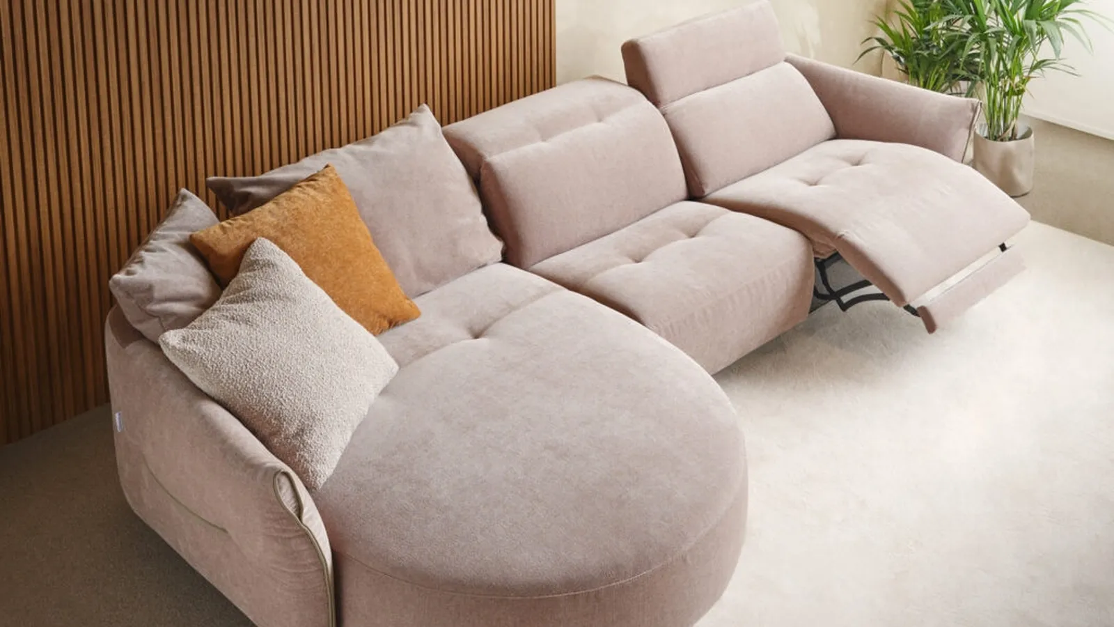 Divano relax con penisola Bosè di Franco Ferri