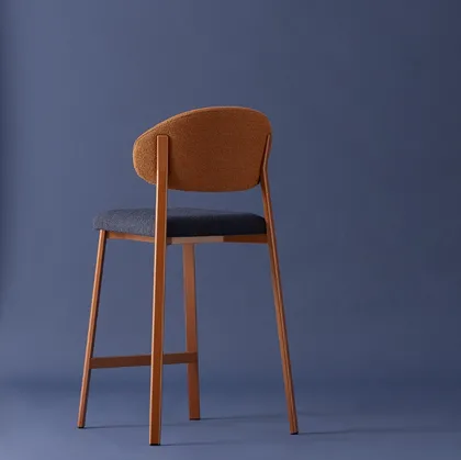 Sgabello Beba Curvy di Pointhouse