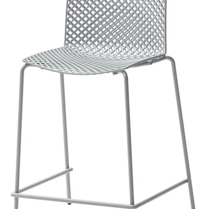 Sgabello City in tecnopolimero con struttura in metallo di Veneta Cucine