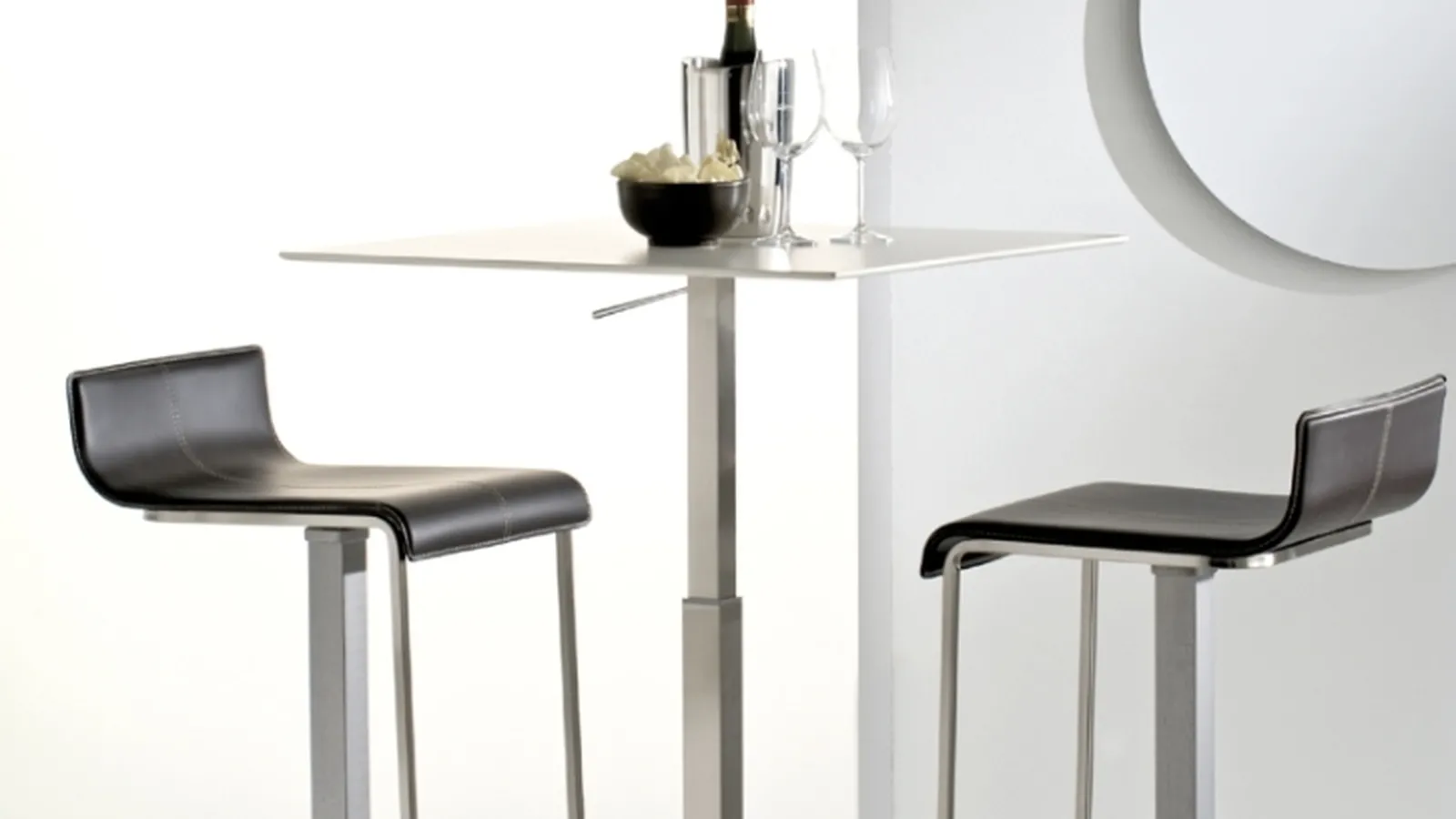 Sgabello Kuadra in pelle di Pedrali