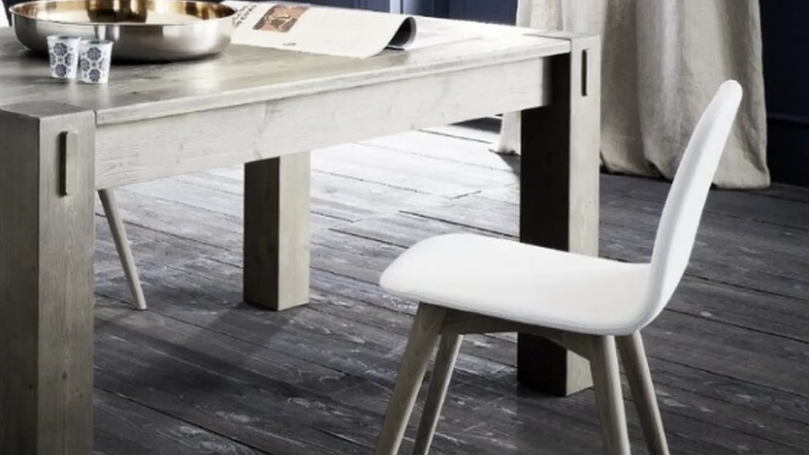 Sedia Maya in ecopelle con struttura in Frassino di Alta Corte