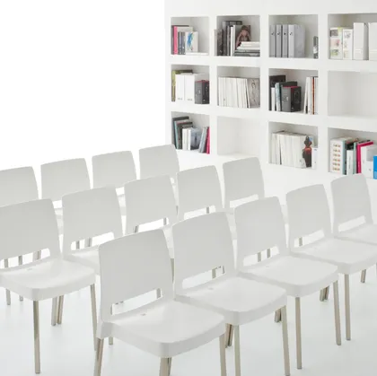 Sedia impilabile Joi di Pedrali