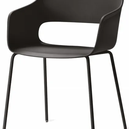 Sedia Babila Poltrona in polipropilene con base in metallo di Veneta Cucine