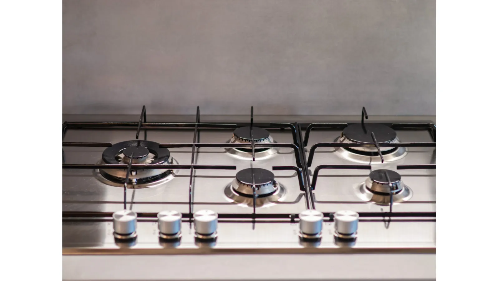 Cucina Veneta Cucine Start J: finiture Graffiato Gesso e Noce Rustik a Messina