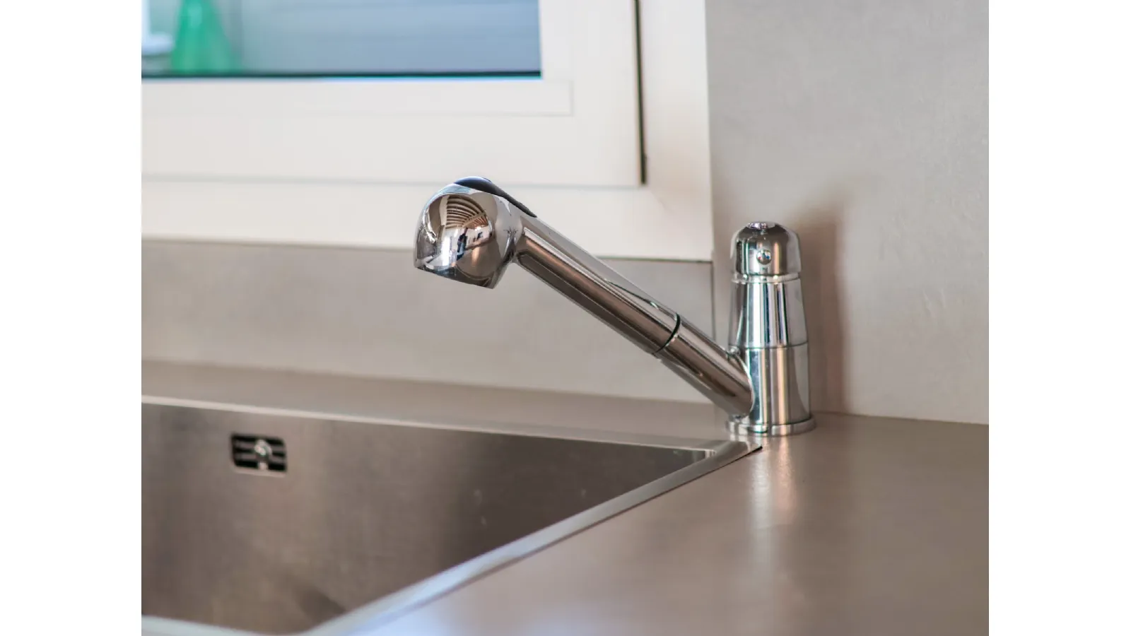 Cucina Veneta Cucine Start J: finiture Graffiato Gesso e Noce Rustik a Messina