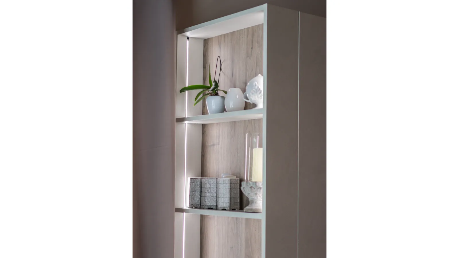 Cucina Veneta Cucine Start J: finiture Graffiato Gesso e Noce Rustik a Messina