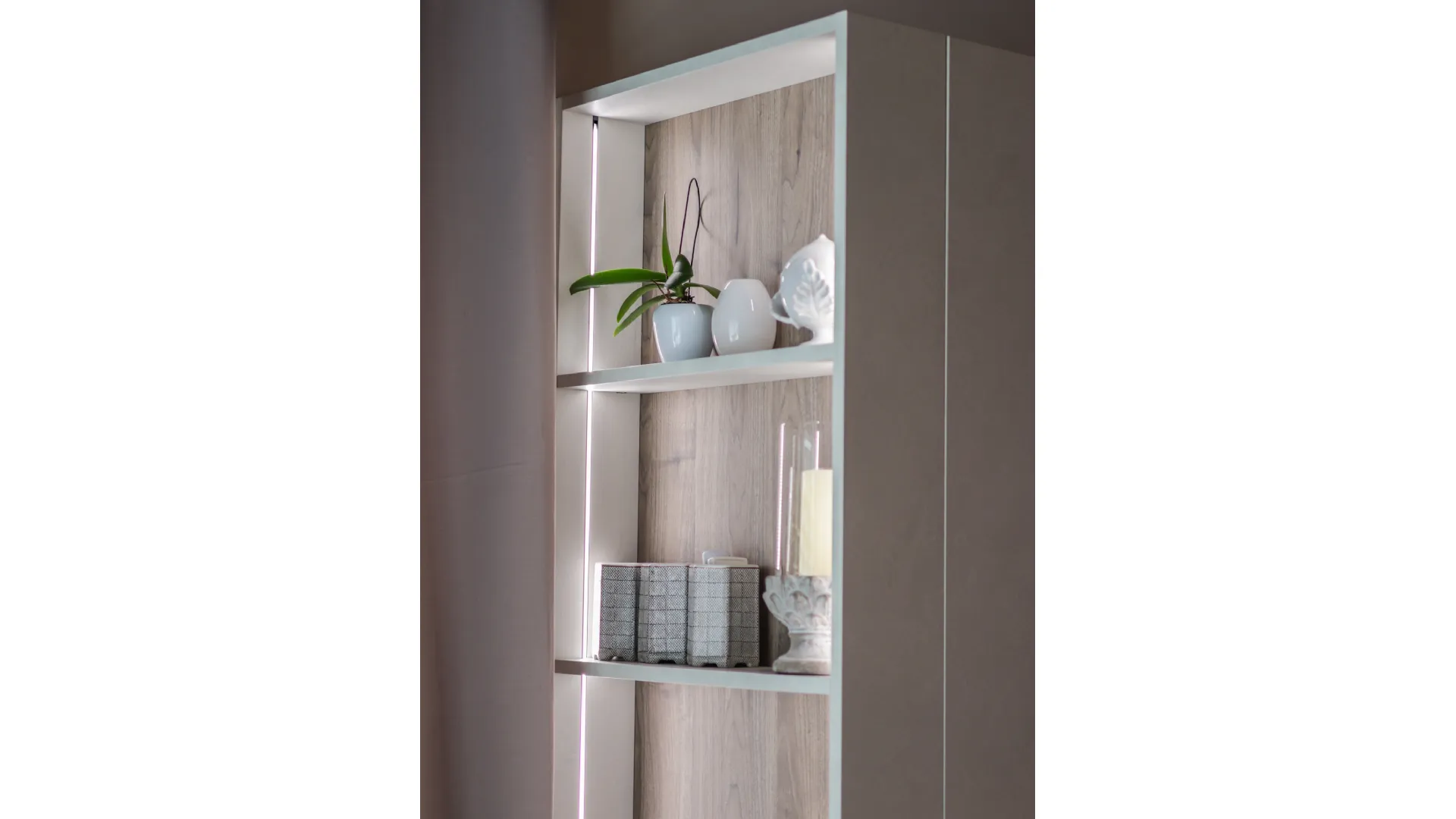 Cucina Veneta Cucine Start J: finiture Graffiato Gesso e Noce Rustik a Messina