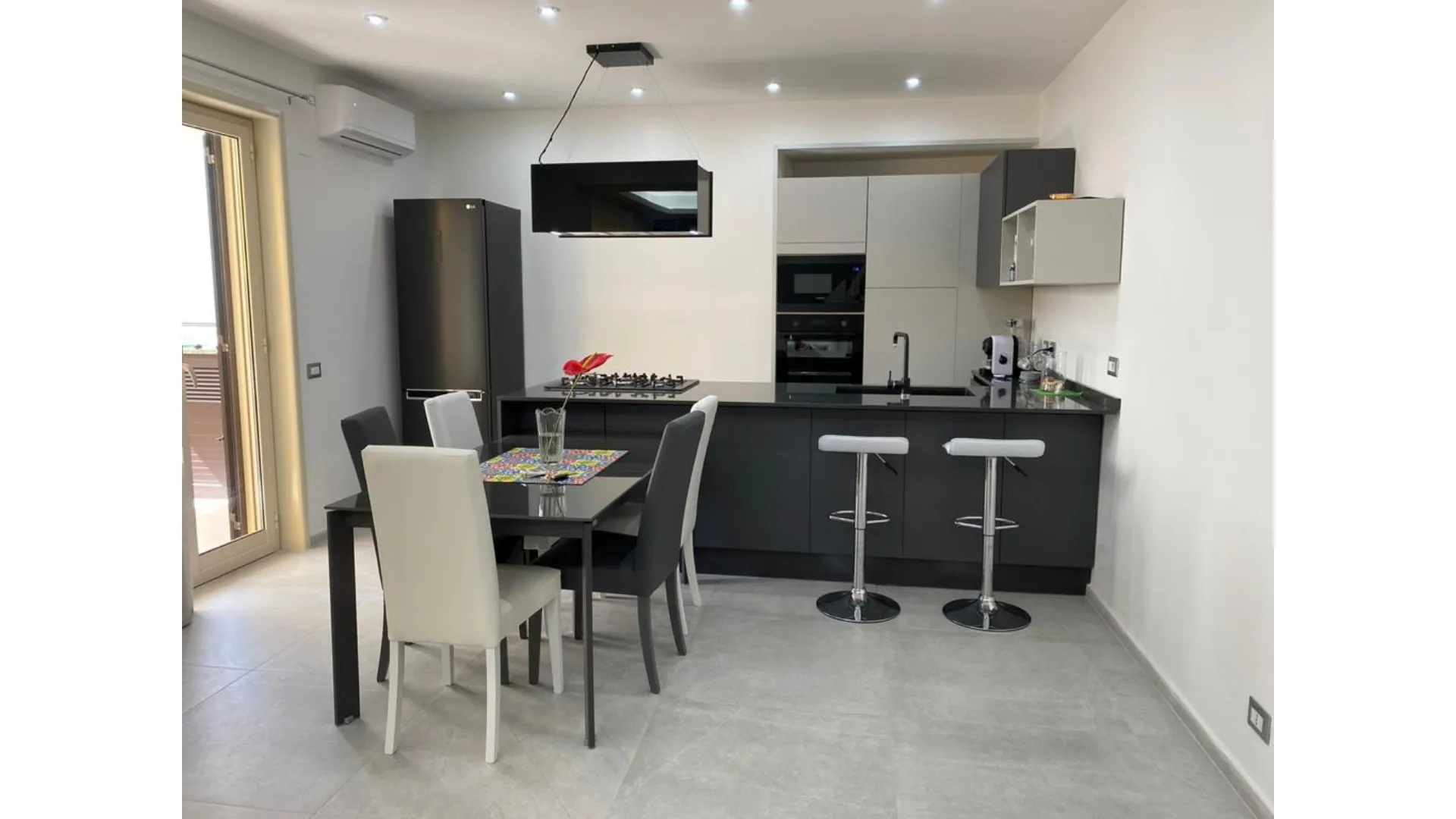 Realizzazioni - Battaglia Arredamenti - Modern Black