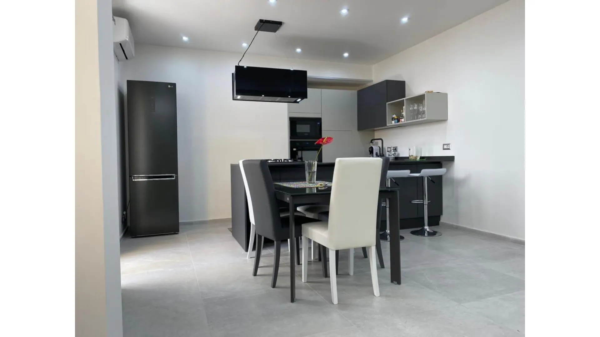 Realizzazioni - Battaglia Arredamenti - Modern Black