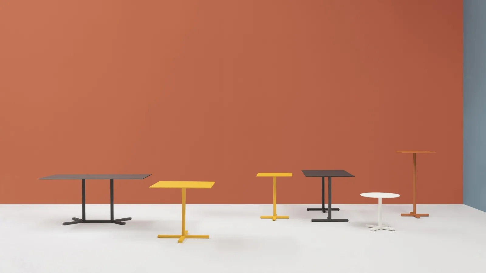 Tavolino da esterno in varie forme e altezze Bold di Pedrali