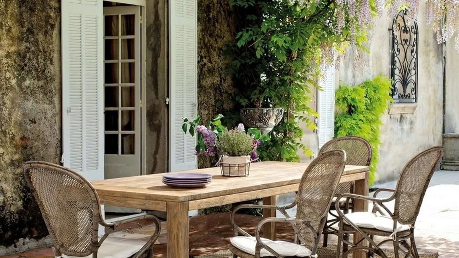 Sedia Edelina in rattan con braccioli di Bizzotto