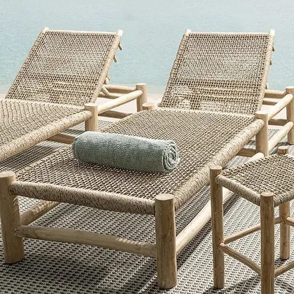 Lettino e Sgabello in fibra sintetica e legno Lampok di Bizzotto