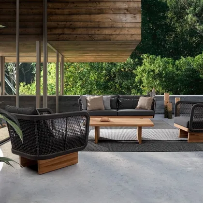 Arredo da esterno in tessuto e teak Xylia di Bizzotto