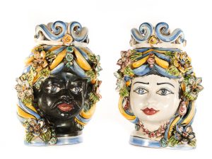 Coppia Testa di Moro con Fiori in Ceramica di Caltagirone